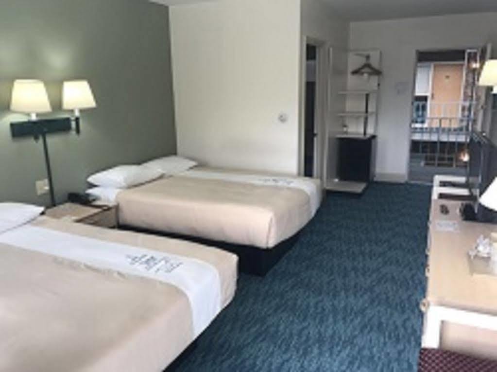 Bluebird Spa City Motor Lodge Saratoga Springs Extérieur photo