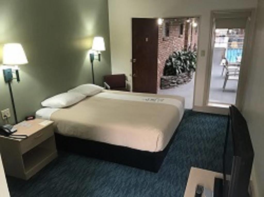 Bluebird Spa City Motor Lodge Saratoga Springs Extérieur photo