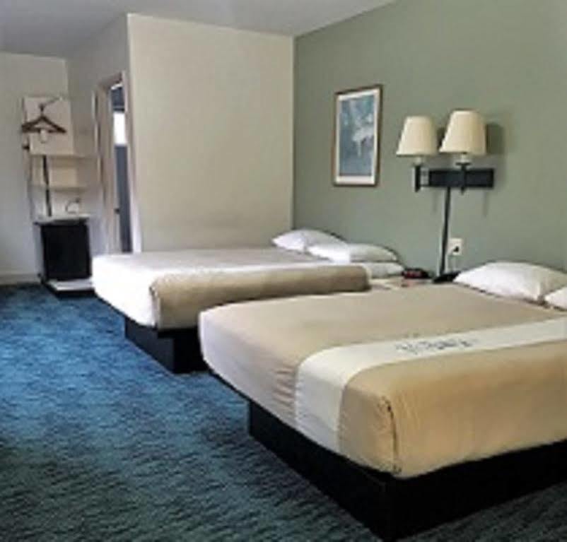 Bluebird Spa City Motor Lodge Saratoga Springs Extérieur photo